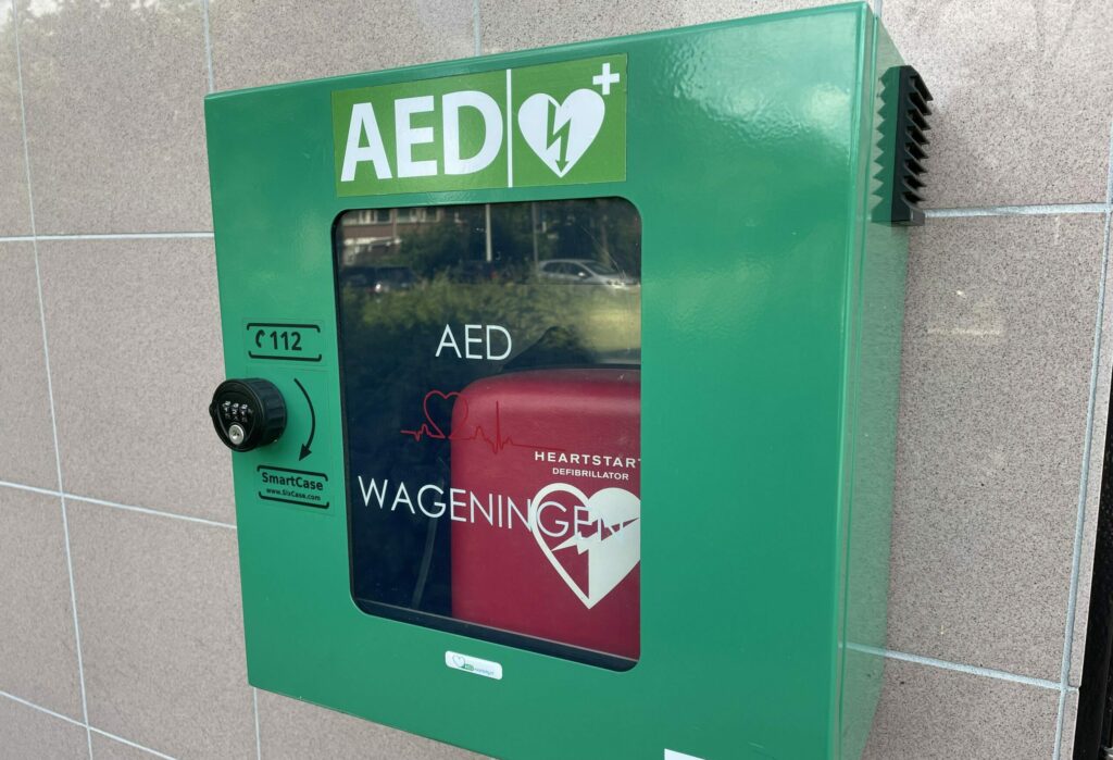 AED aan de muur